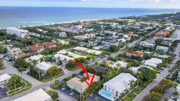 $575,000 | 100 Venetian Drive, Unit 3, Delray Beach, FL 33483