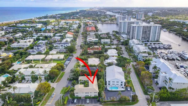$575,000 | 100 Venetian Drive, Unit 3, Delray Beach, FL 33483