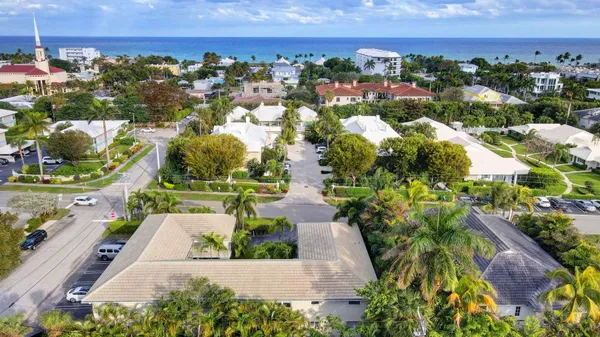 $575,000 | 100 Venetian Drive, Unit 3, Delray Beach, FL 33483