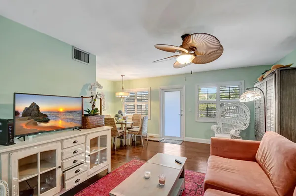 $575,000 | 100 Venetian Drive, Unit 3, Delray Beach, FL 33483
