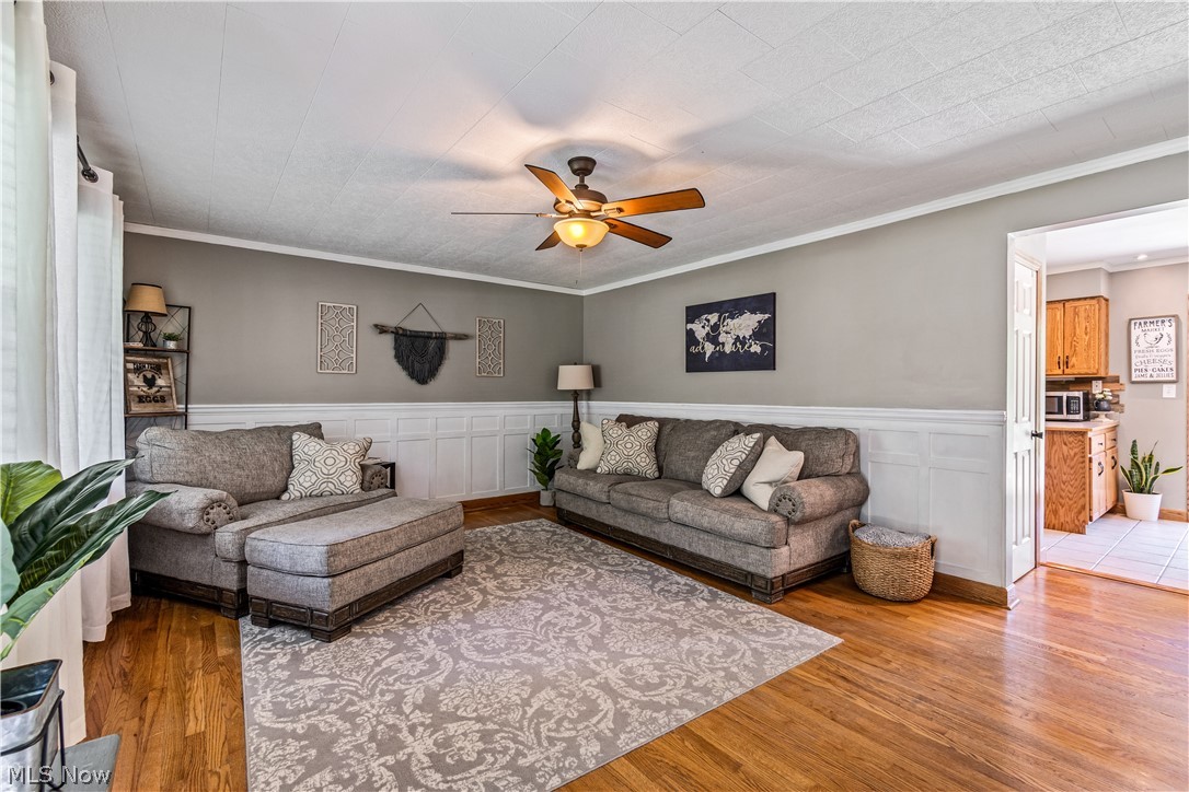 3245 Brenner Road Barberton, OH 44203 - Photo 4 of 30 Living room