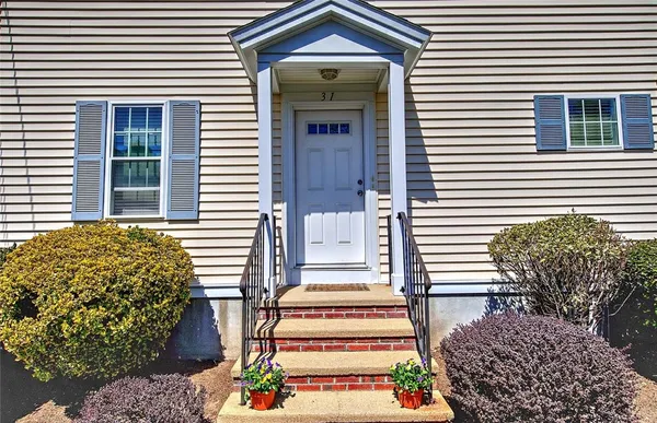 $779,000 | 31 Garfield Avenue, Bristol, RI 02809