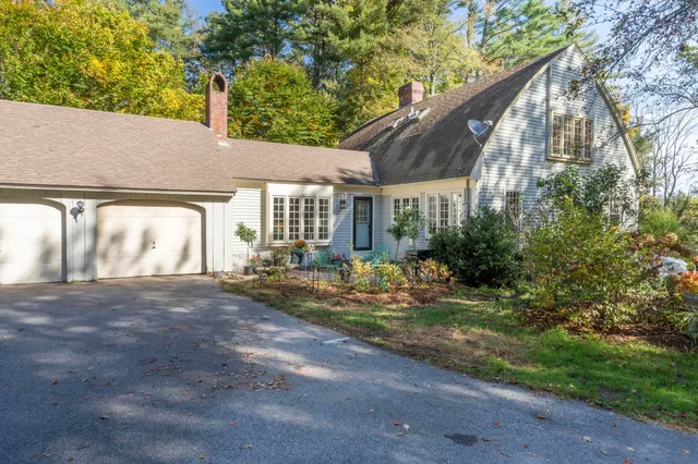 $575,000 | 100 Antrim Road, Hancock, NH 03449