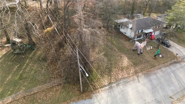 $4,975 | 11239 East Smart Avenue, Sugar Creek, MO 64054