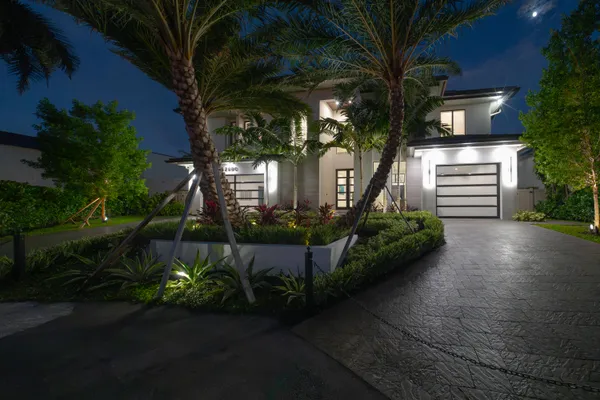 $9,995,000 | 2880 Northeast 9th Street, Pompano Beach, FL 33062