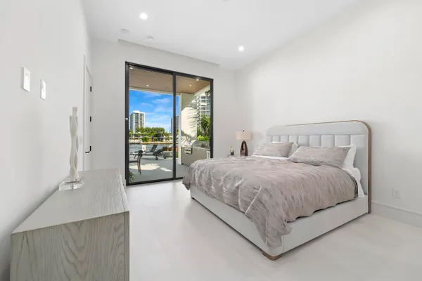 $9,995,000 | 2880 Northeast 9th Street, Pompano Beach, FL 33062