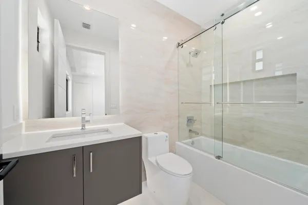 $9,995,000 | 2880 Northeast 9th Street, Pompano Beach, FL 33062