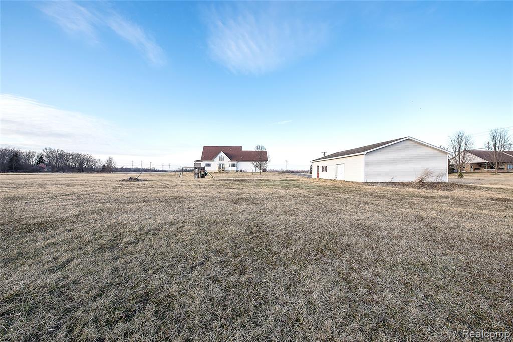 2611 Toben Road Carleton, MI 48117 - Photo 6 of 67