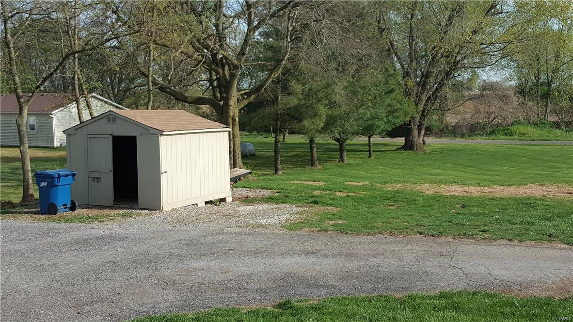 612 Blackjack Road Troy, IL 62294 - Photo 23 of 31
