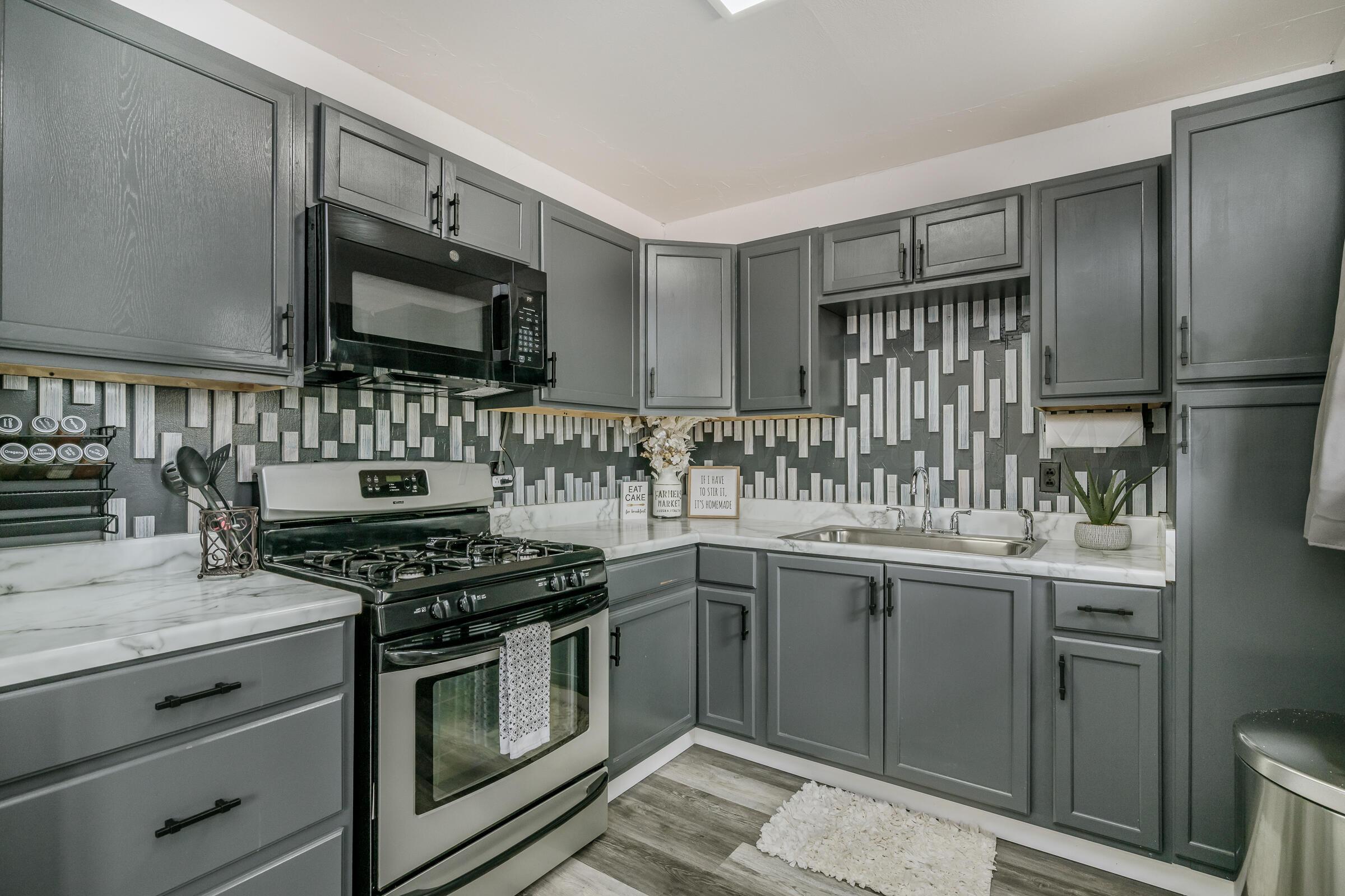 4114 South Travis Street Amarillo, TX 79110 - Photo 5 of 18 4114 S Travis St 10