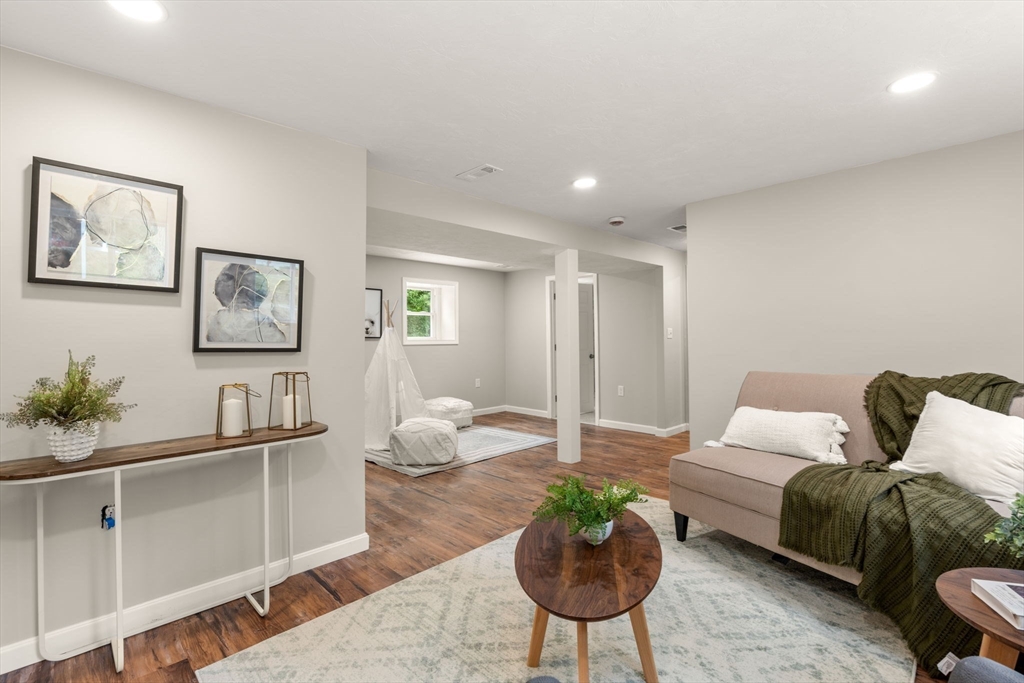 7 Prescott Road Sutton, MA 01588 - Photo 17 of 34 a living room with furniture