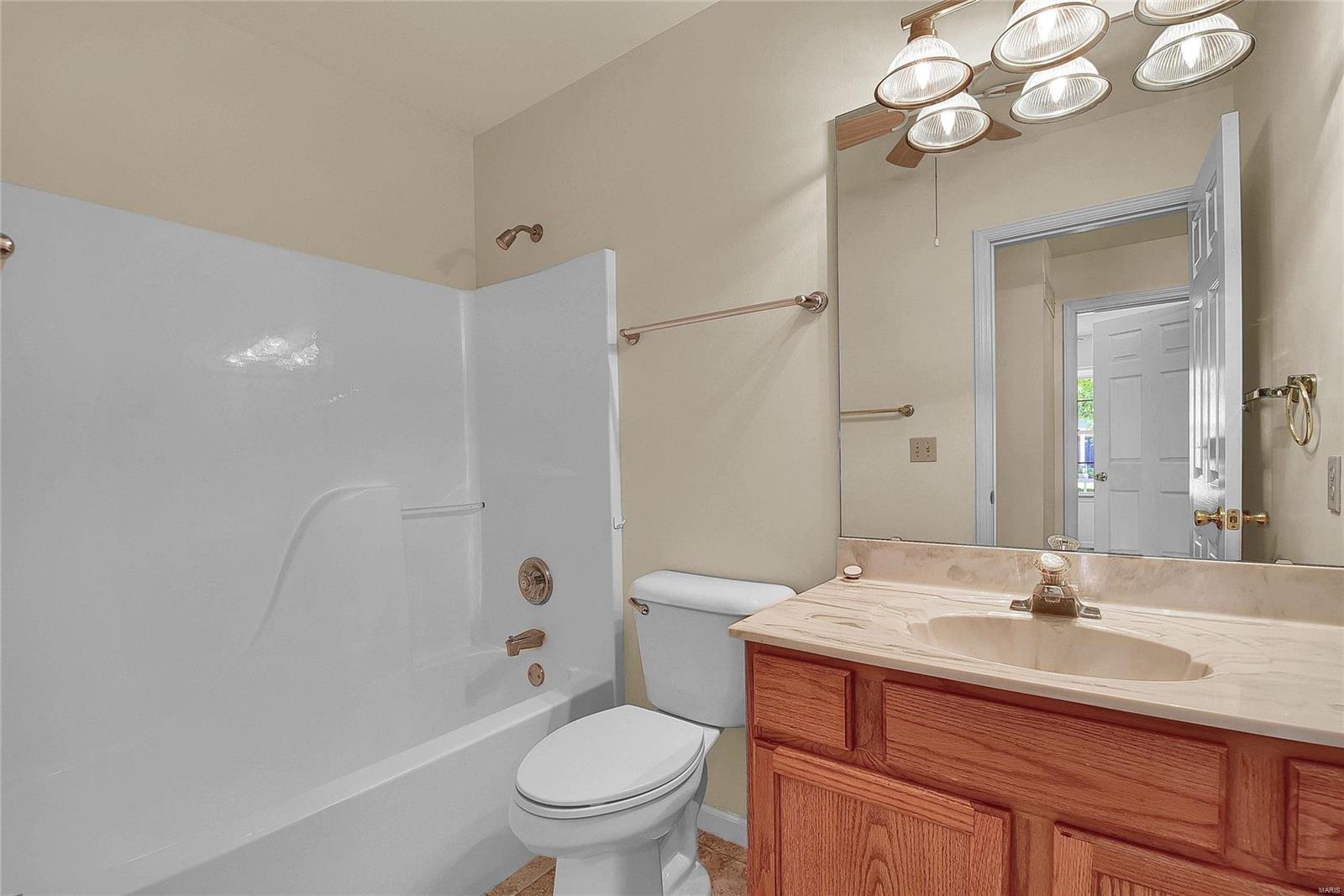 148 Meramec Oak Ridge Fenton, MO 63026 - Photo 17 of 26 Gallery Image 17