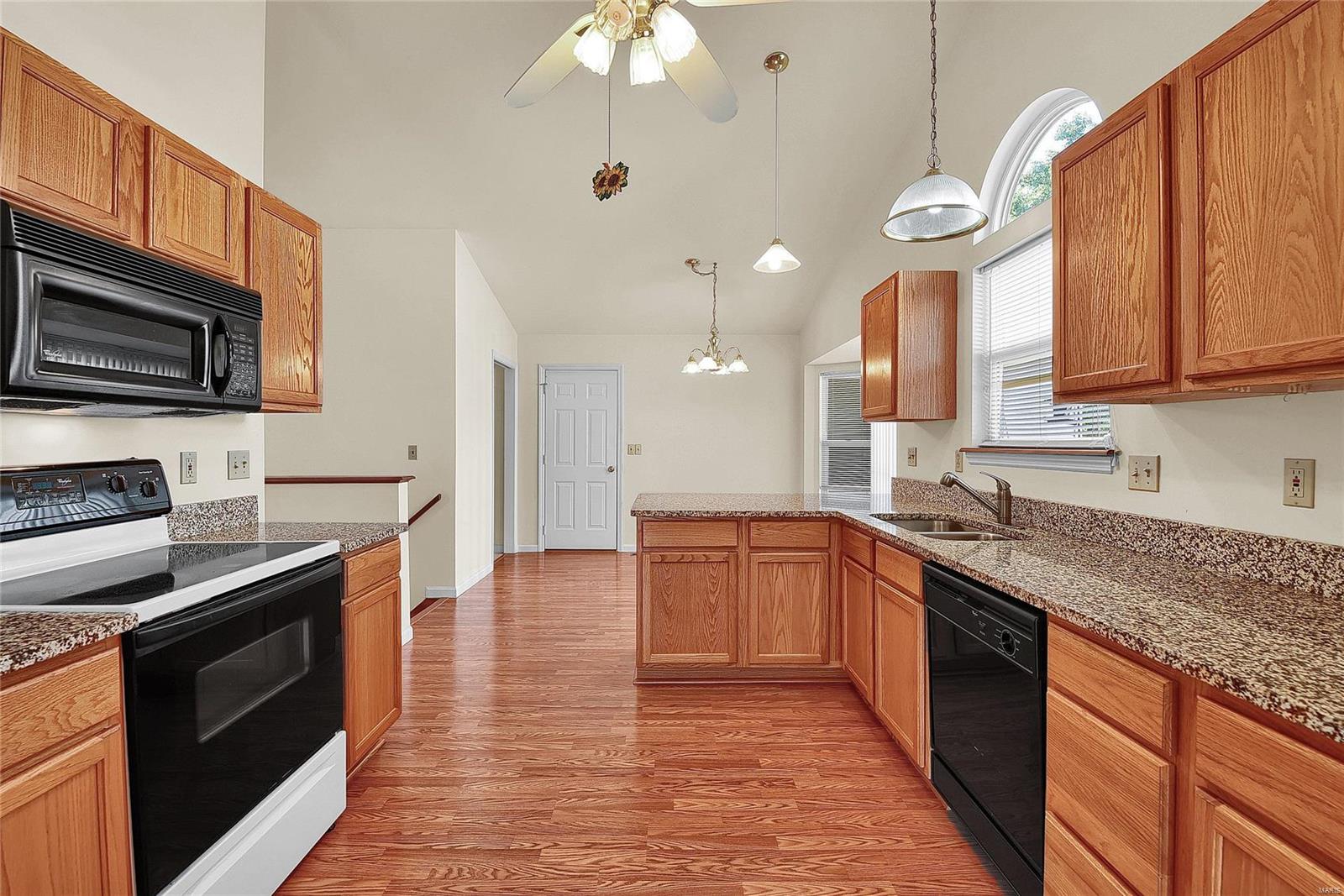 148 Meramec Oak Ridge Fenton, MO 63026 - Photo 8 of 26 Gallery Image 8