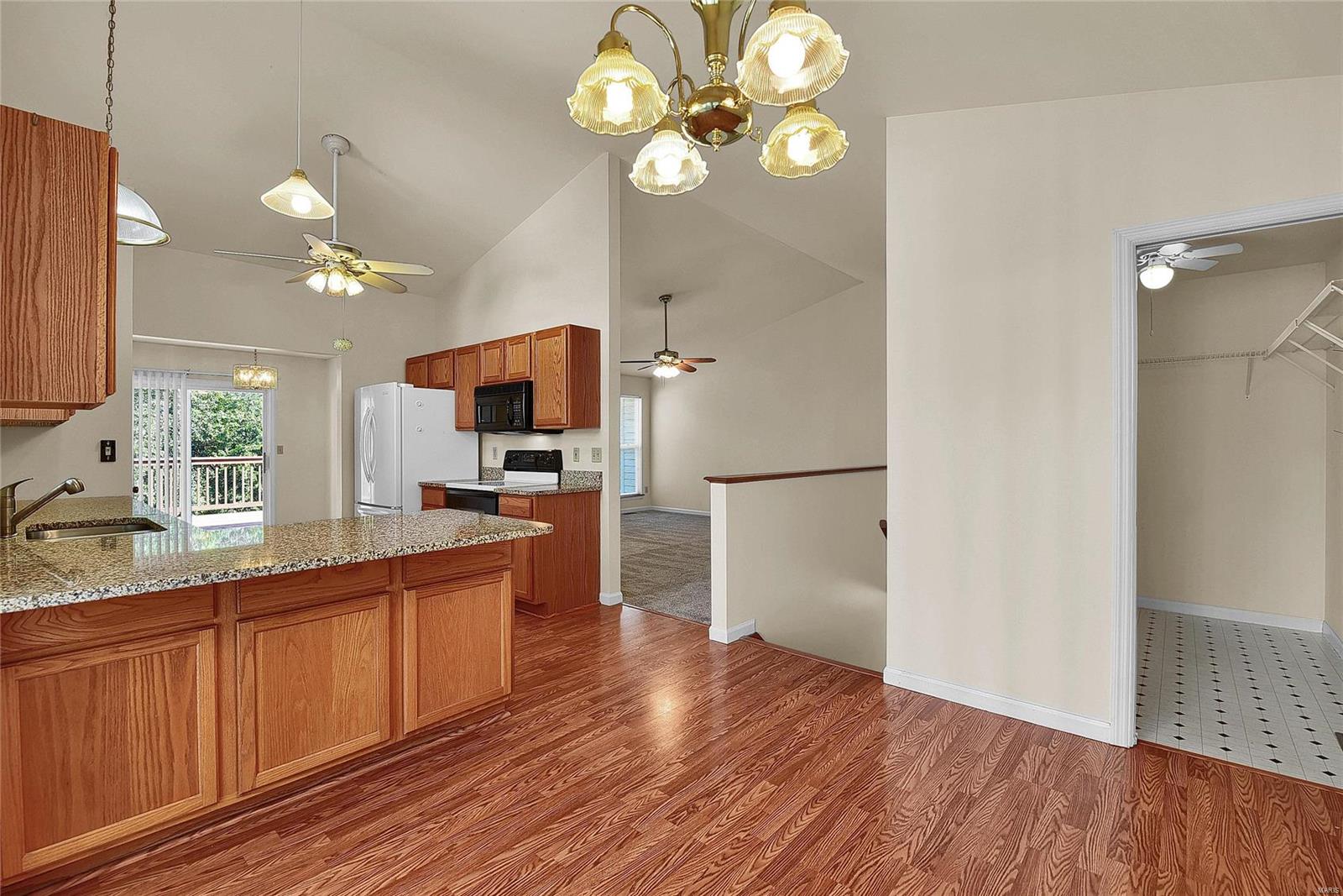 148 Meramec Oak Ridge Fenton, MO 63026 - Photo 9 of 26 Gallery Image 9