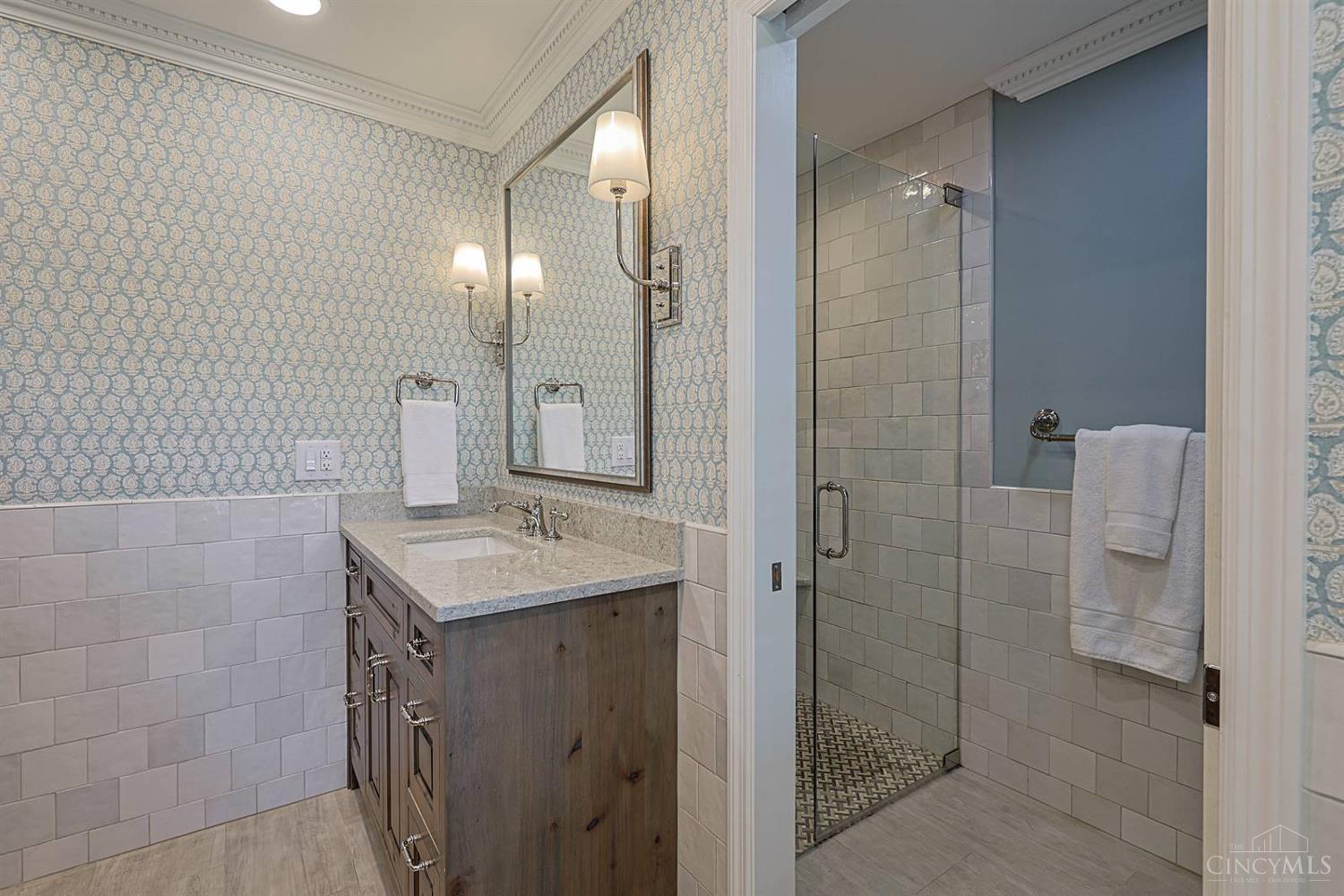 8205 Kroger Farm Road Cincinnati, OH 45243 - Photo 28 of 76 Primary Bathroom