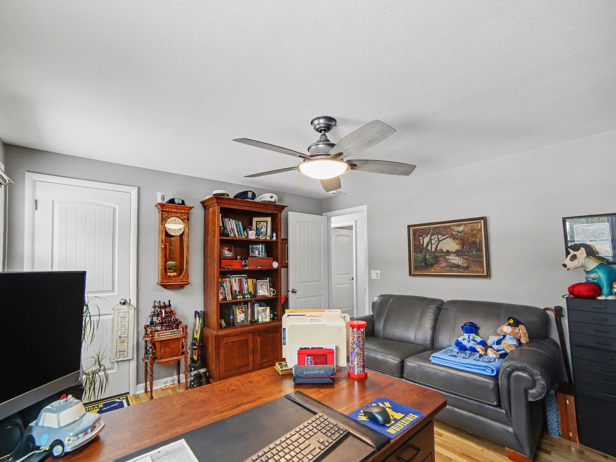 16118 Harbor View Drive Spring Lake, MI 49456 - Photo 25 of 38 011_file_9000