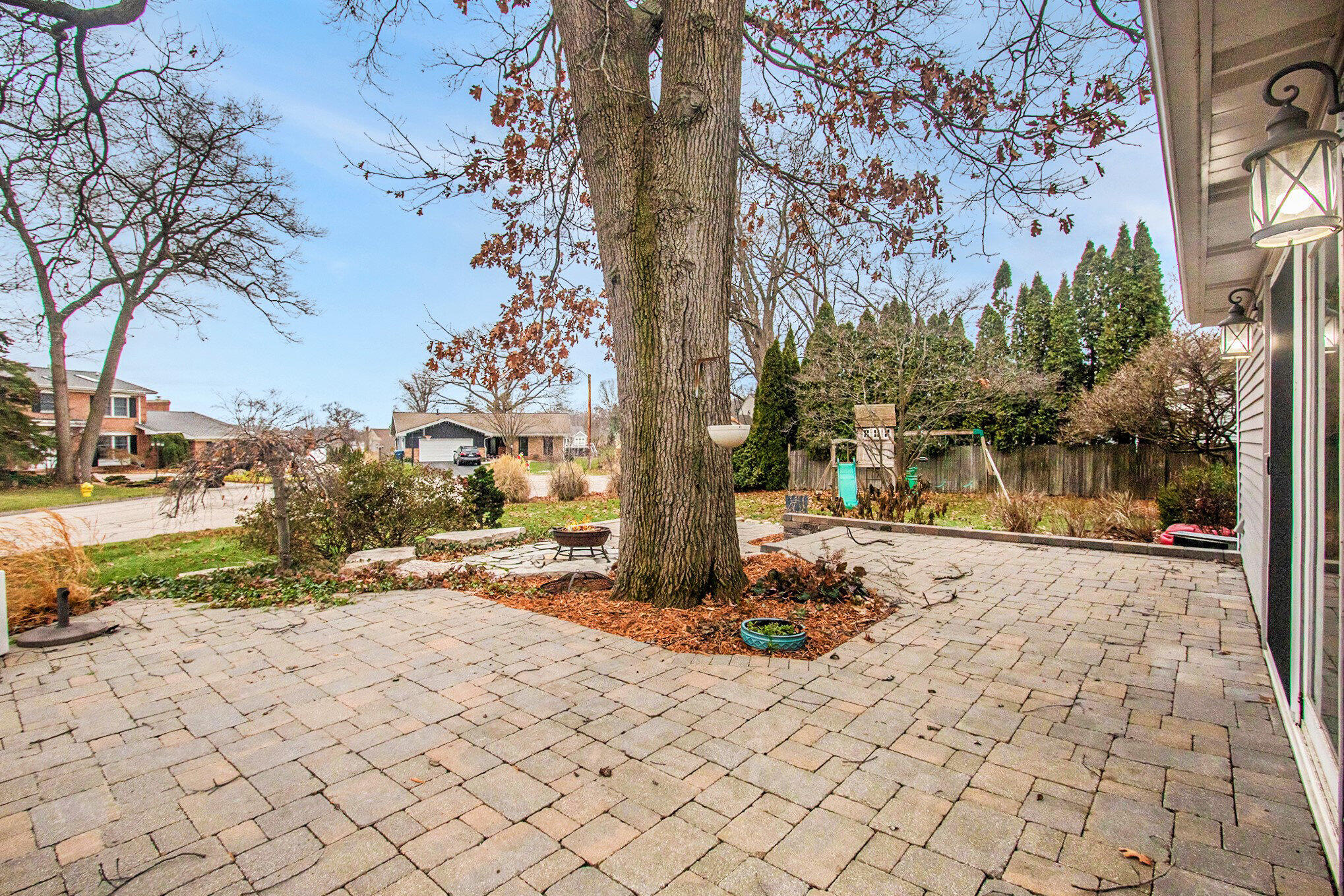 16118 Harbor View Drive Spring Lake, MI 49456 - Photo 3 of 38 026_fm_zlm_busa_0867_381