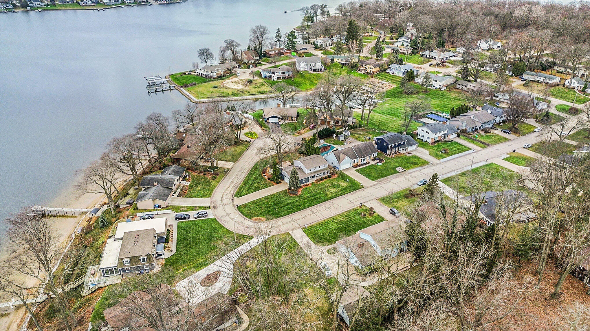 16118 Harbor View Drive Spring Lake, MI 49456 - Photo 34 of 38 030_photo_dec_18_2024_10_48_24_147