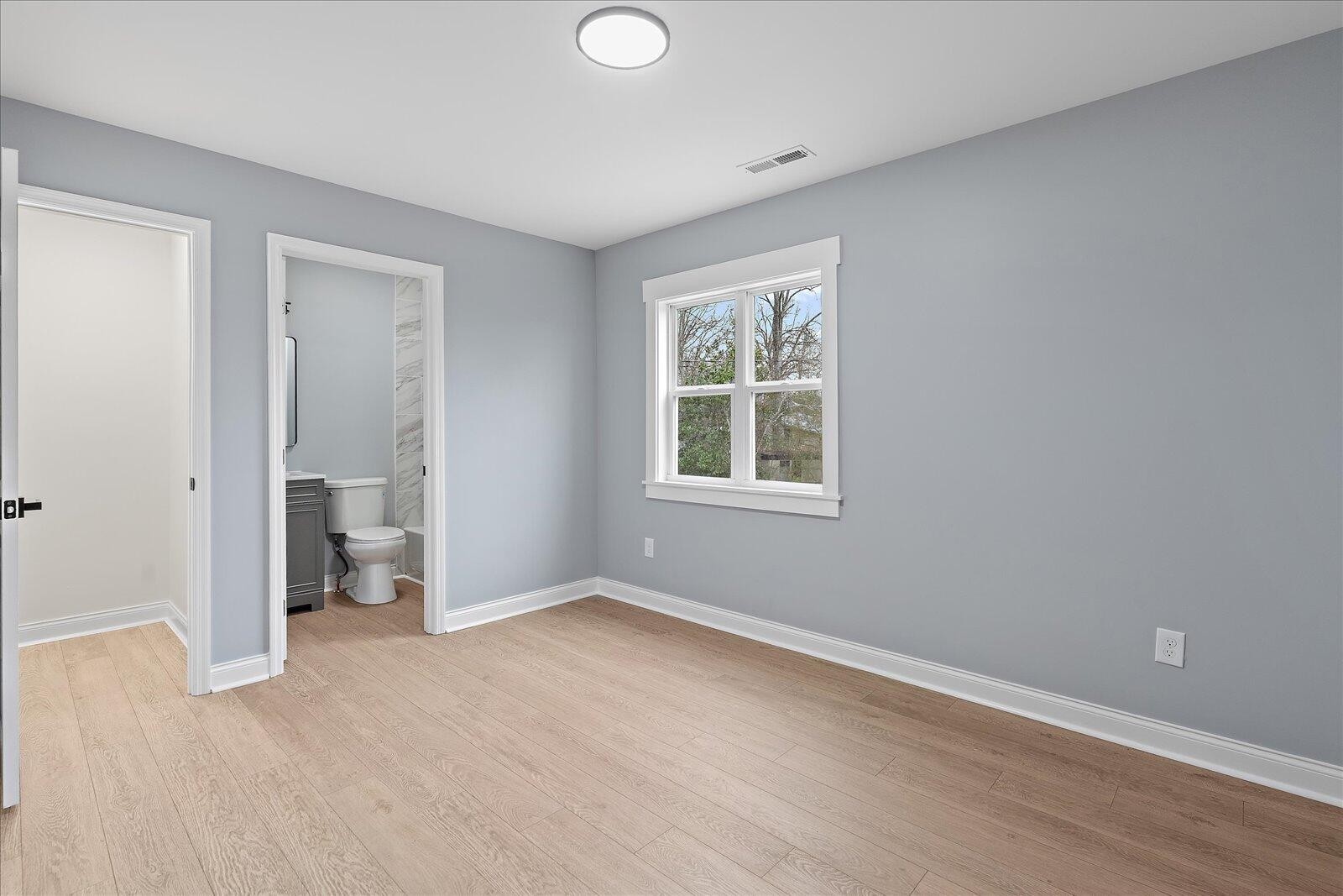 1917 Cir Drive Southwest Cleveland, TN 37311 - Photo 15 of 25 an empty room with windows and closet