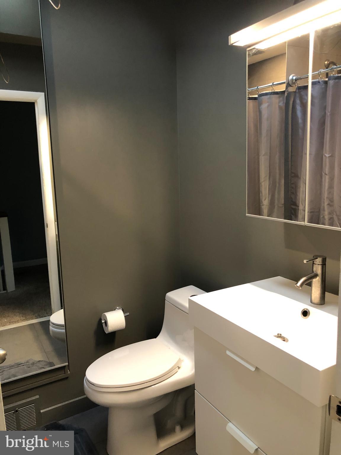 3060 Willits Road Philadelphia, PA 19136 - Photo 12 of 15 Bathroom