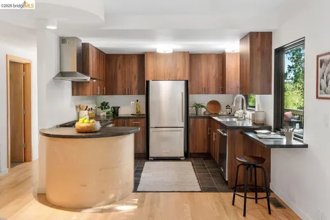 $898,000 | 433 Capricorn Avenue, Oakland, CA 94611