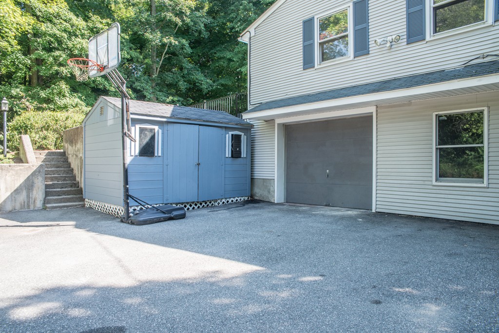 145 Franklin Road Longmeadow, MA 01106 - Photo 2 of 30