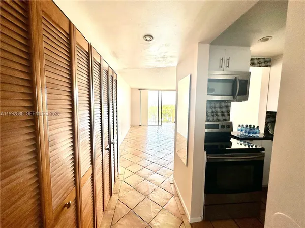 $175,000 | 2350 Northeast 135th Street, Unit 1101, North Miami, FL 33181