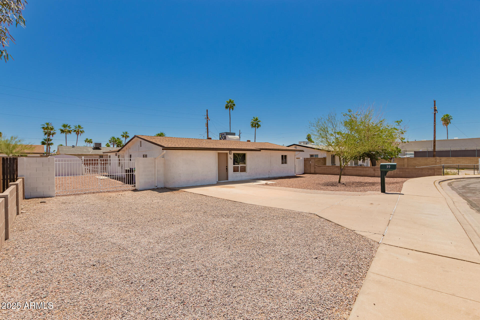 39 North Maple Mesa, AZ 85205 - Photo 2 of 29