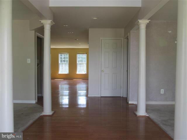 223 Seamaster Road Baltimore, MD 21221 - Photo 5 of 30 Interior (General)
