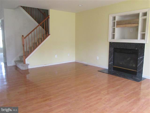 223 Seamaster Road Baltimore, MD 21221 - Photo 7 of 30 Family Room
