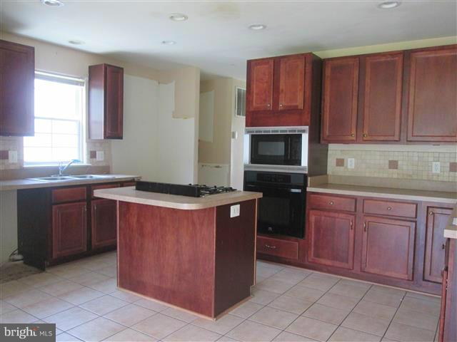223 Seamaster Road Baltimore, MD 21221 - Photo 8 of 30 Kitchen