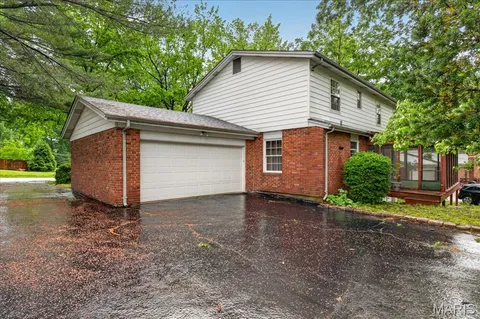 $450,000 | 315 Portico Drive, Chesterfield, MO 63017