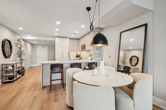 $874,000 | 850 North Lake Shore Drive, Unit 1202, Chicago, IL 60611