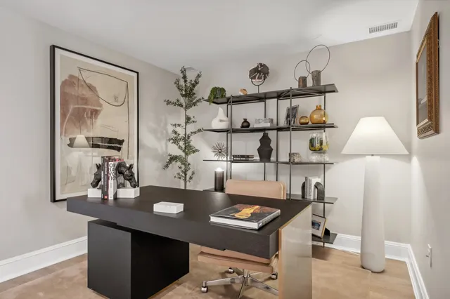 $874,000 | 850 North Lake Shore Drive, Unit 1202, Chicago, IL 60611