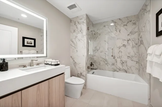 $874,000 | 850 North Lake Shore Drive, Unit 1202, Chicago, IL 60611