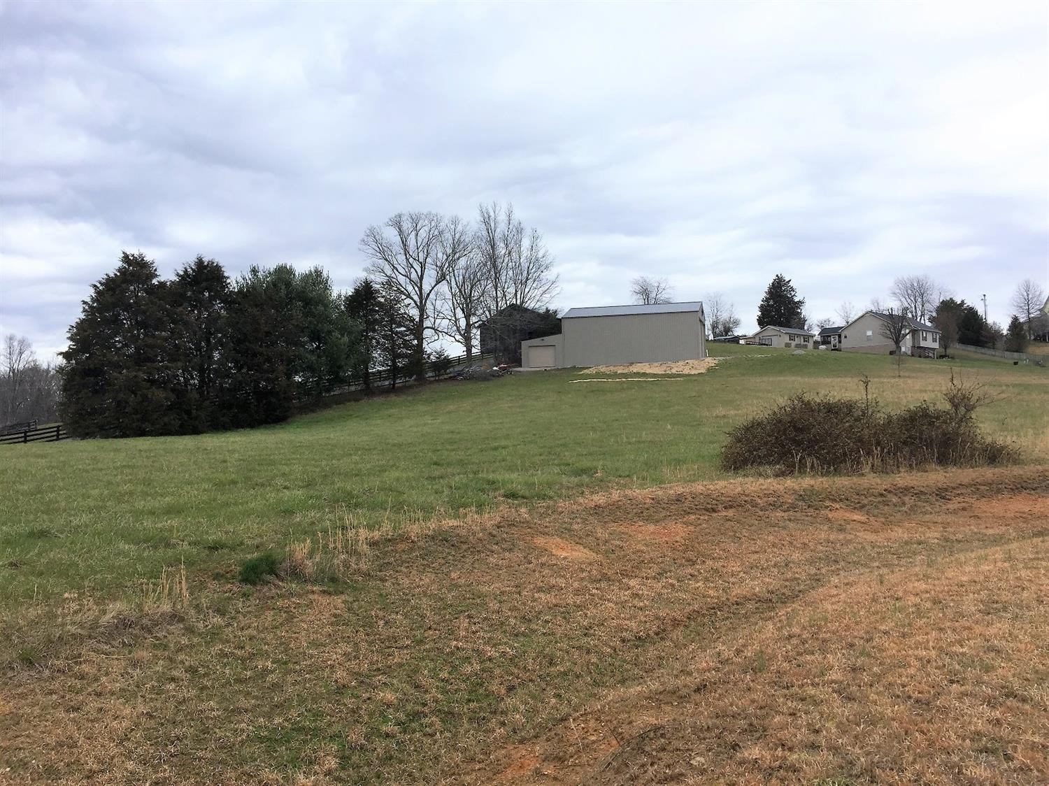 61 Cedar Point Drive London, KY 40741 - Photo 5 of 8 Photo 5