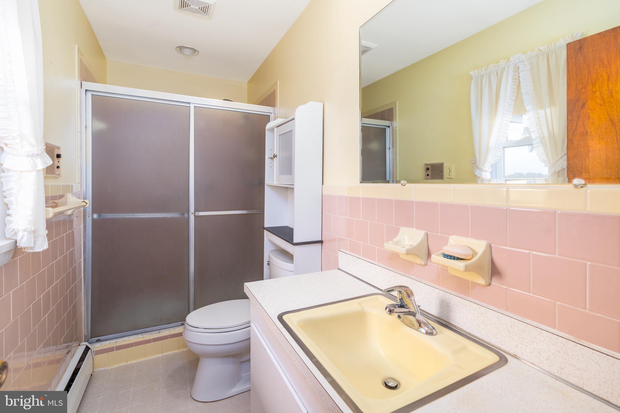 637 Telegraph Road Rising Sun, MD 21911 - Photo 13 of 16 Hall bath