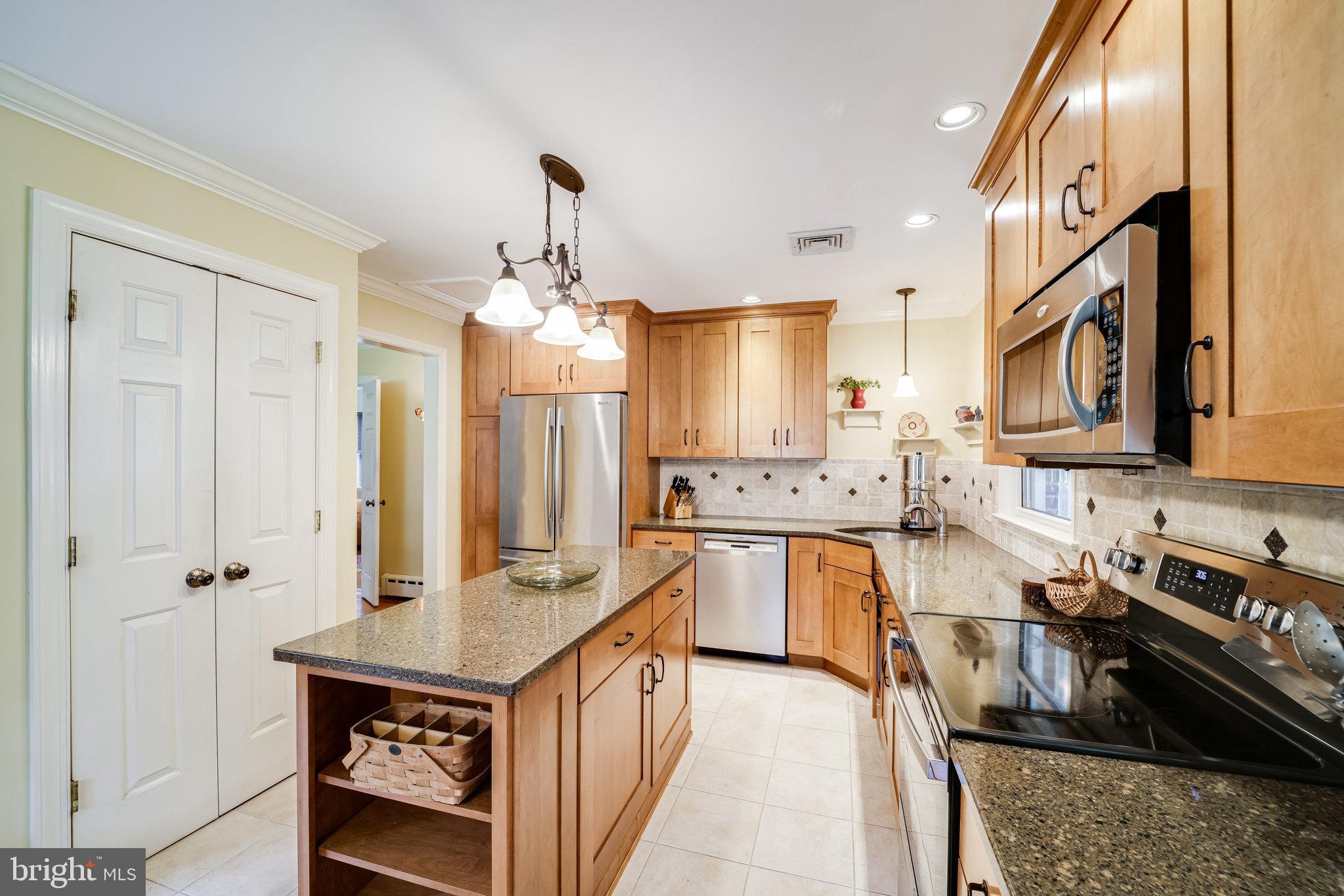 3712 Nalls Road Alexandria, VA 22309 - Photo 5 of 48 Gallery Image 5