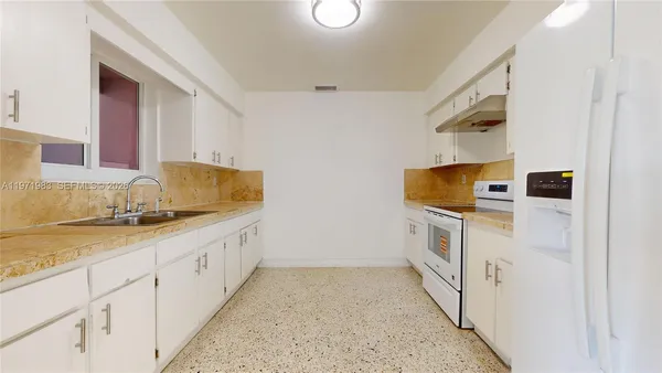 $775,000 | 3800 Southwest 104th Avenue, Miami, FL 33165