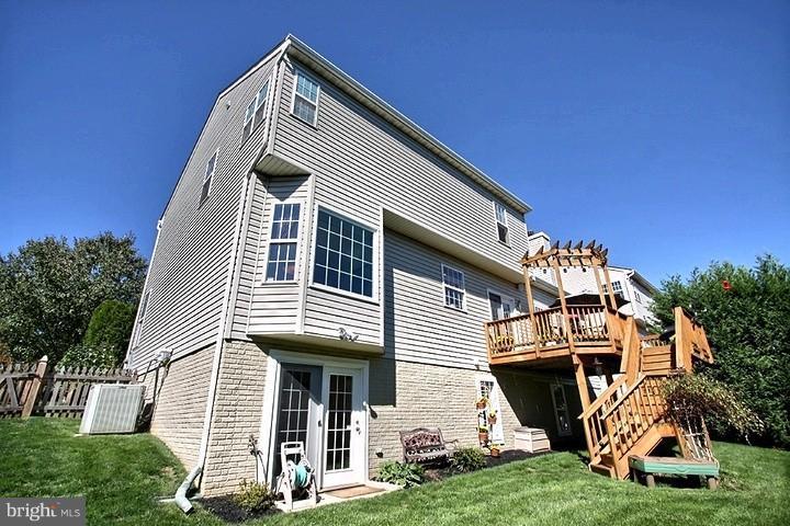 13906 Rockingham Road Germantown, MD 20874 - Photo 30 of 30 Exterior (Rear)