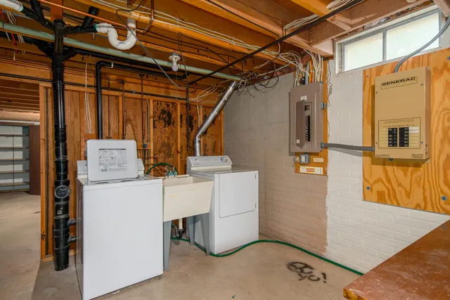 $399,900 | 1601 Lake Breeze Road, Oshkosh, WI 54904