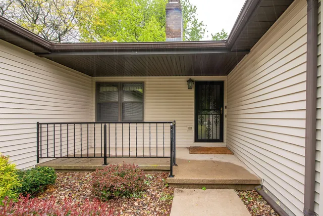 $399,900 | 1601 Lake Breeze Road, Oshkosh, WI 54904