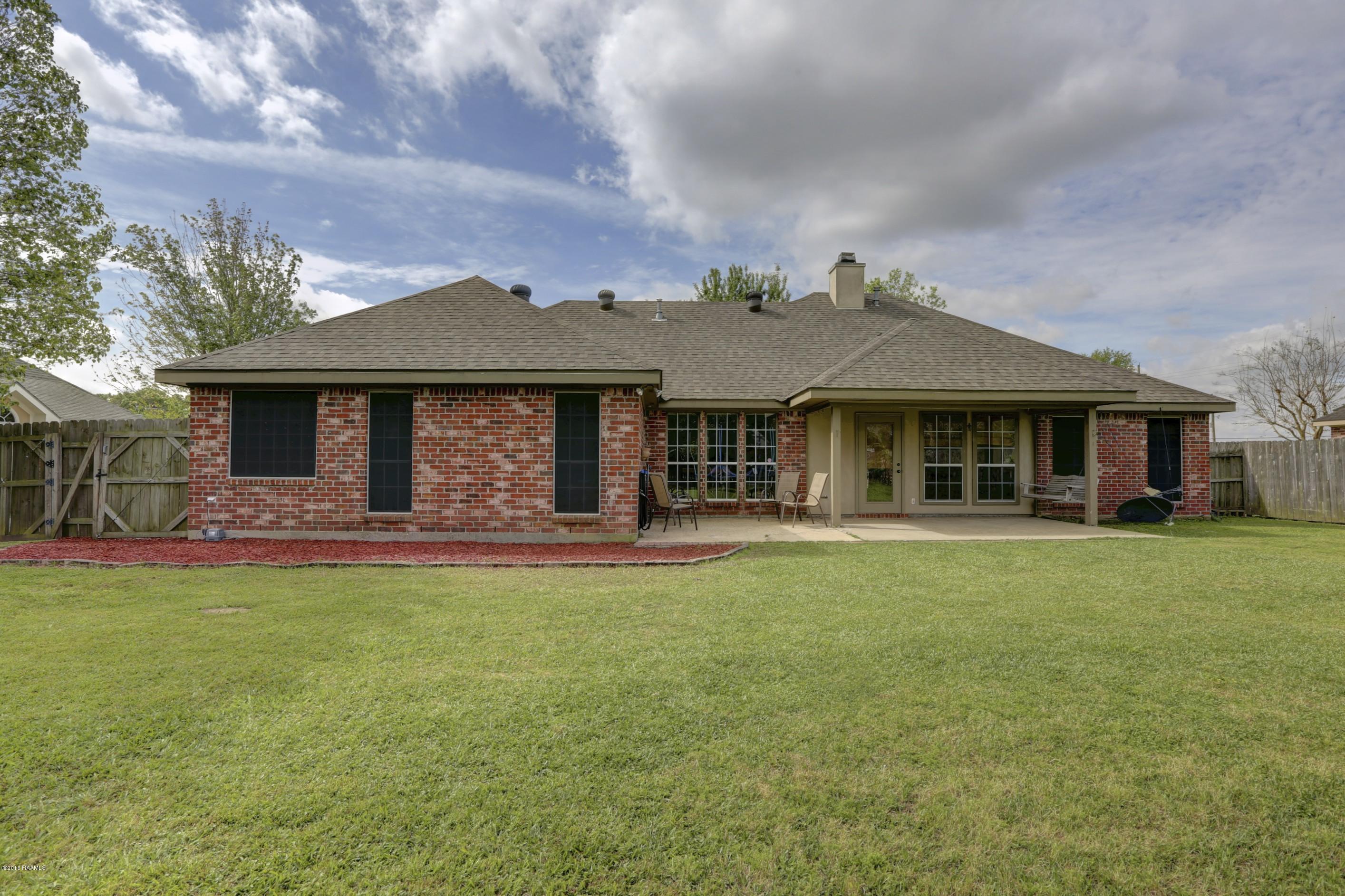 103 Longpointe Road Youngsville, LA 70592 - Photo 18 of 21 103%20Longpointe%20Youngsville18