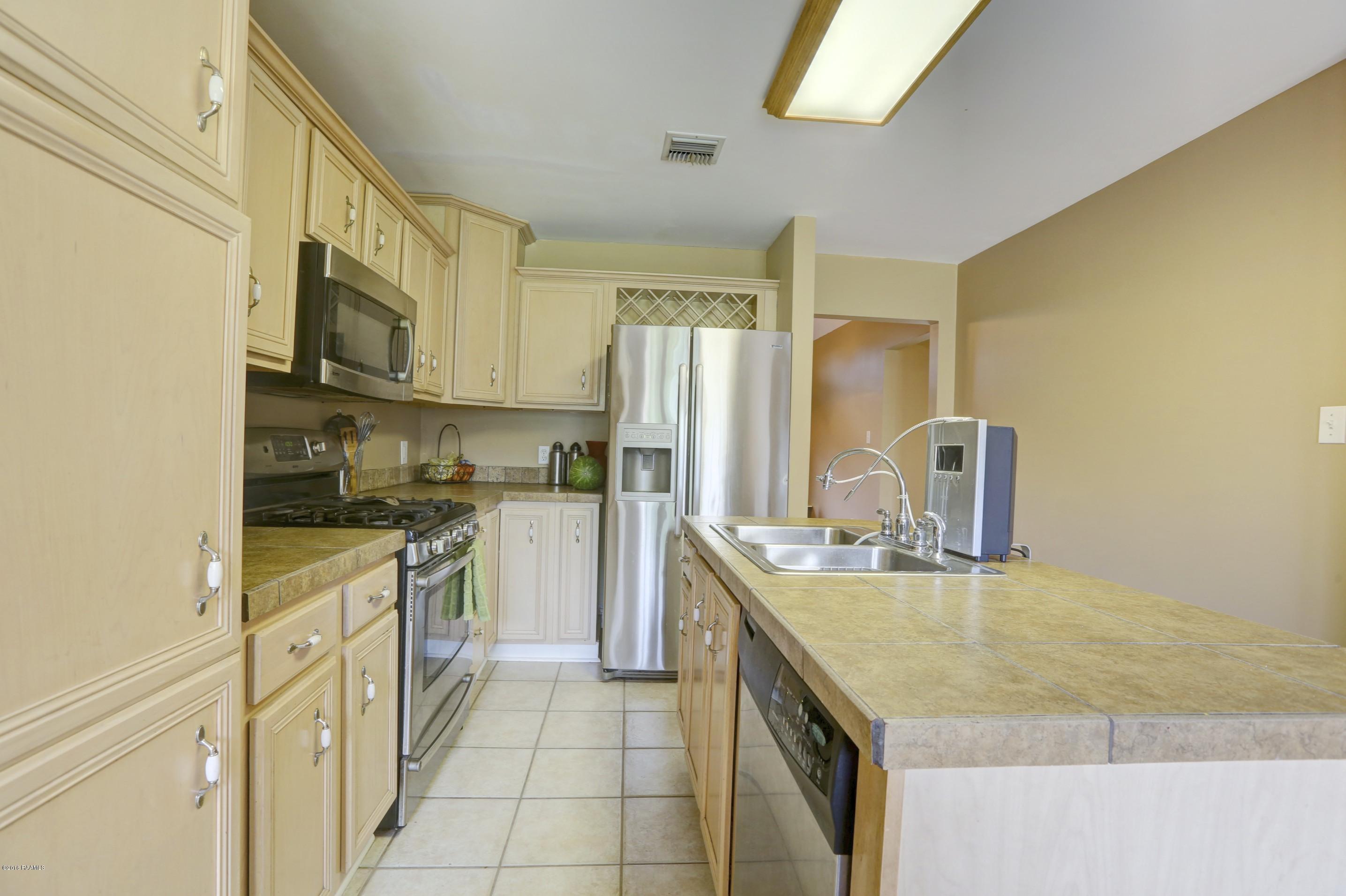 103 Longpointe Road Youngsville, LA 70592 - Photo 8 of 21 103%20Longpointe%20Youngsville8