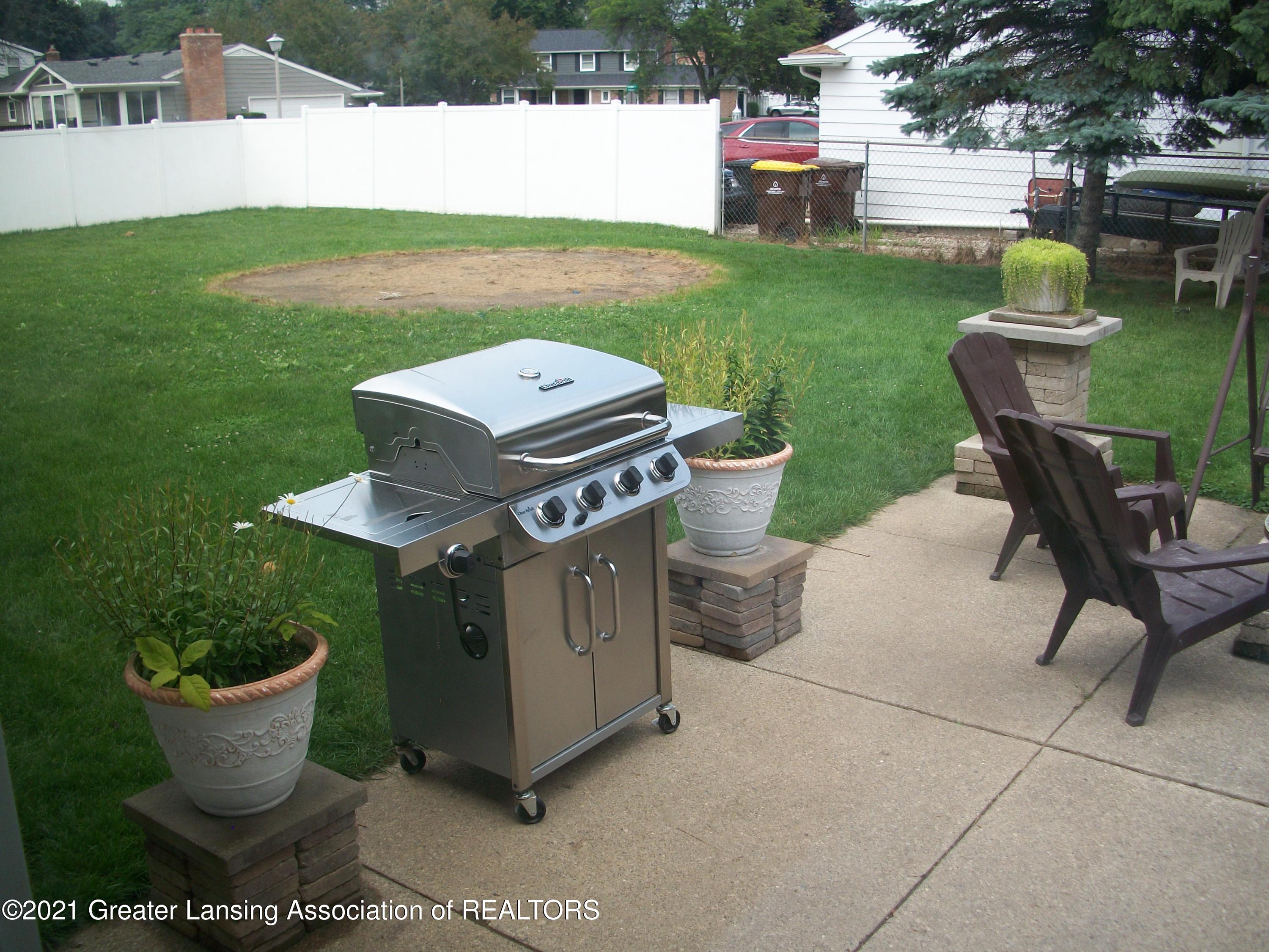 1338 Maycroft Road Lansing, MI 48917 - Photo 33 of 35 100_4790