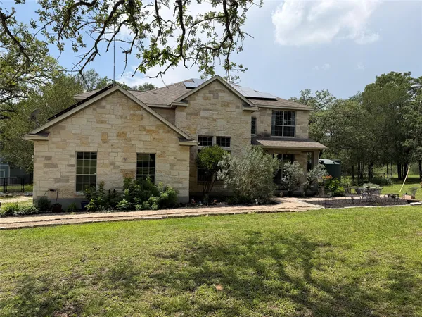 $700,000 | 202 The Oaks Boulevard, Elgin, TX 78621