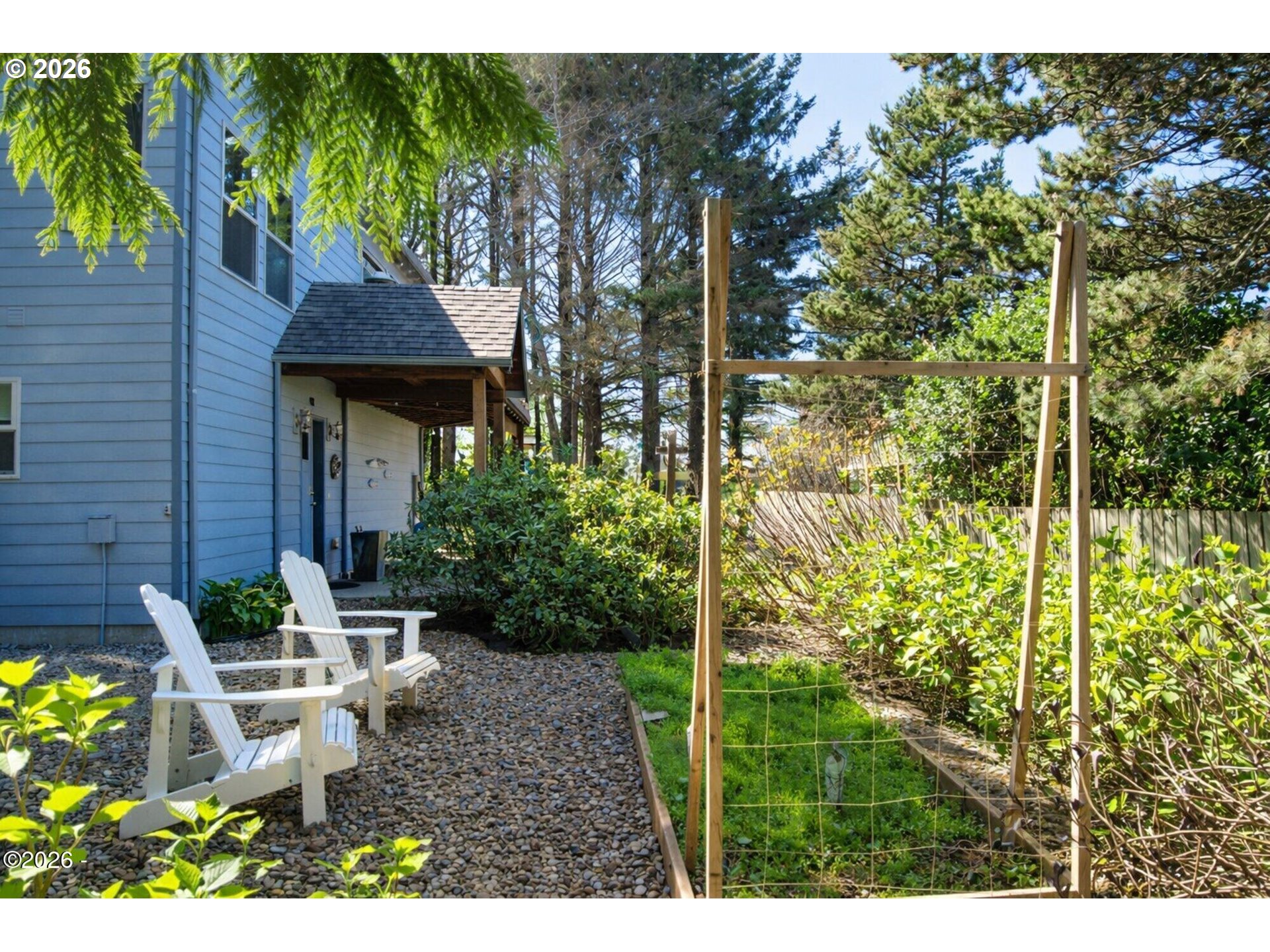 15 Shell Street Yachats, OR 97498 - Photo 39 of 47 a view of a garden with plants