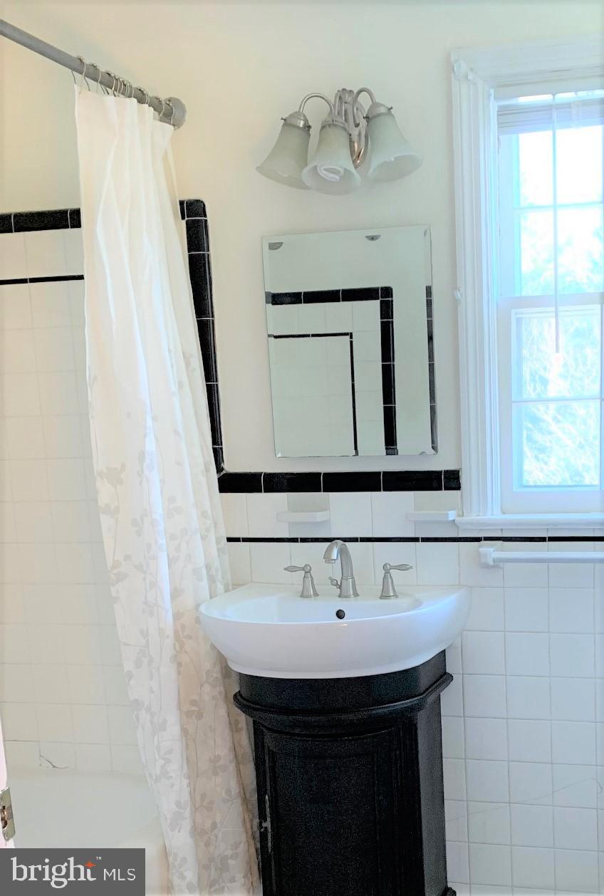 7807 Glenbrook Road Bethesda, MD 20814 - Photo 19 of 25 Vintage charm