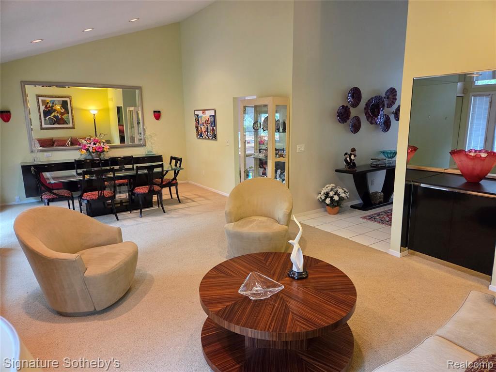 5274 Simpson Lake Road West Bloomfield, MI 48323 - Photo 10 of 46 Gallery Image 10