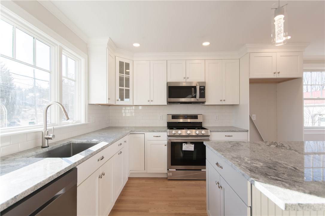 90 Summit Road Portsmouth, RI 02871 - Photo 12 of 33